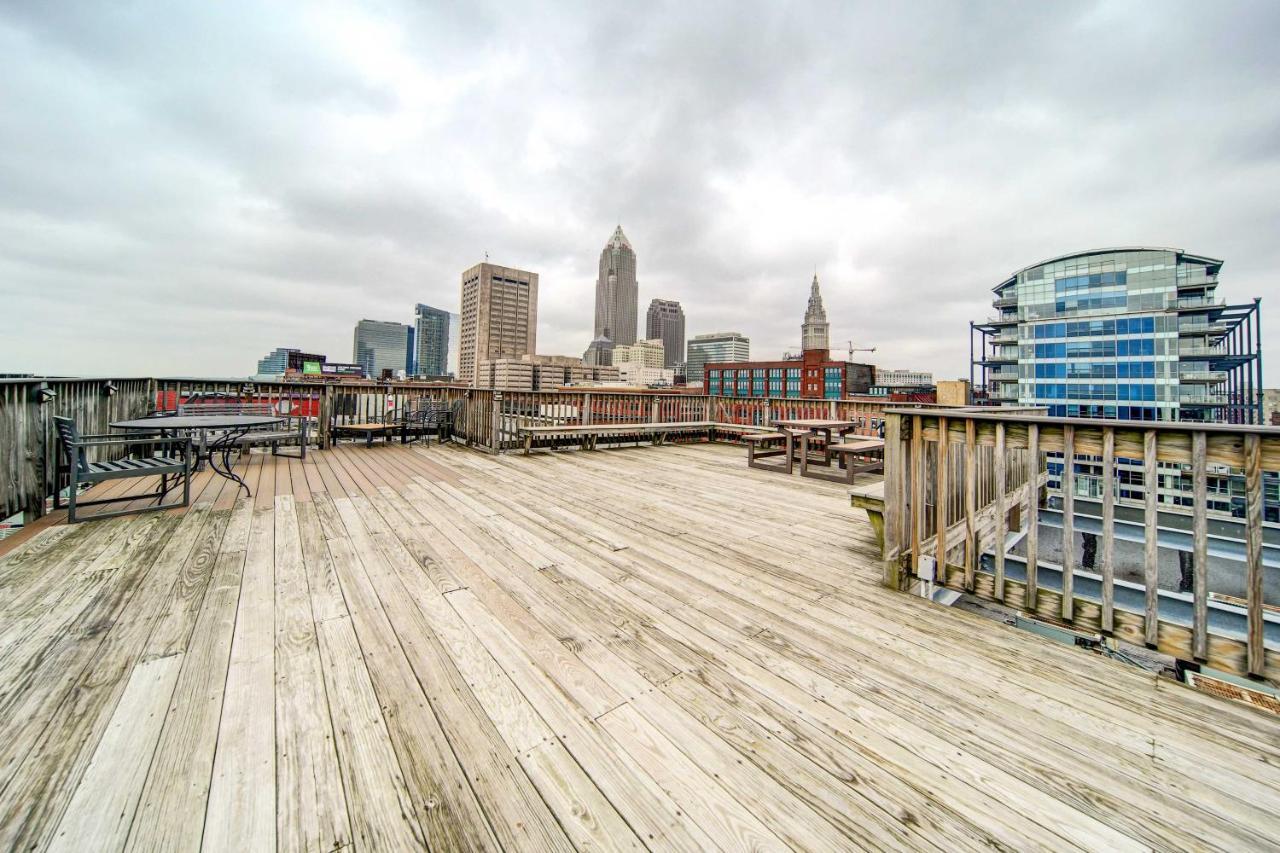 Waterfront Cleveland Apt About 1 Mi To Downtown Bagian luar foto