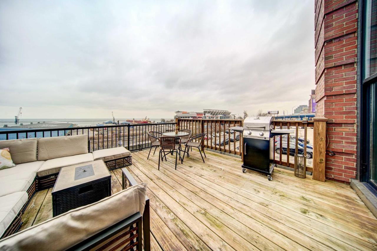 Waterfront Cleveland Apt About 1 Mi To Downtown Bagian luar foto