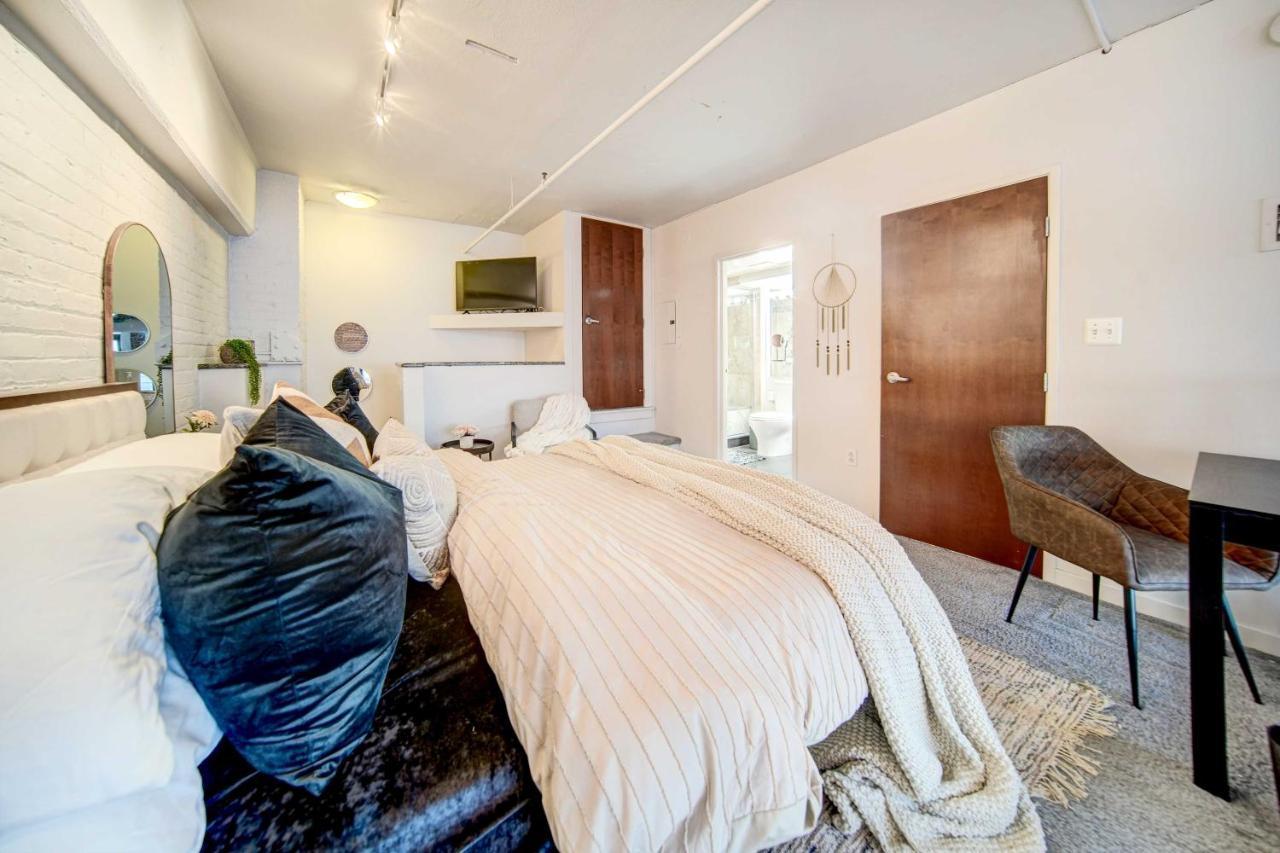 Waterfront Cleveland Apt About 1 Mi To Downtown Bagian luar foto