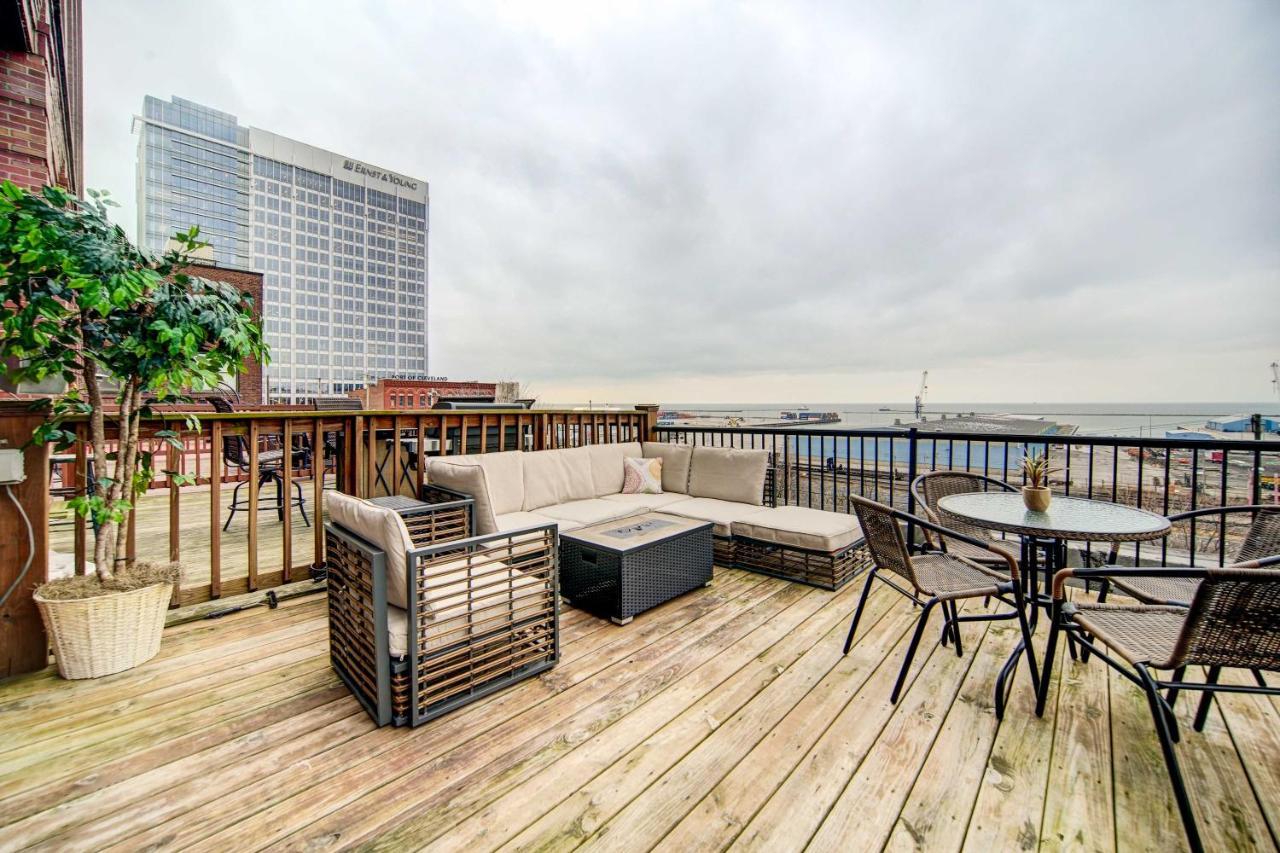 Waterfront Cleveland Apt About 1 Mi To Downtown Bagian luar foto
