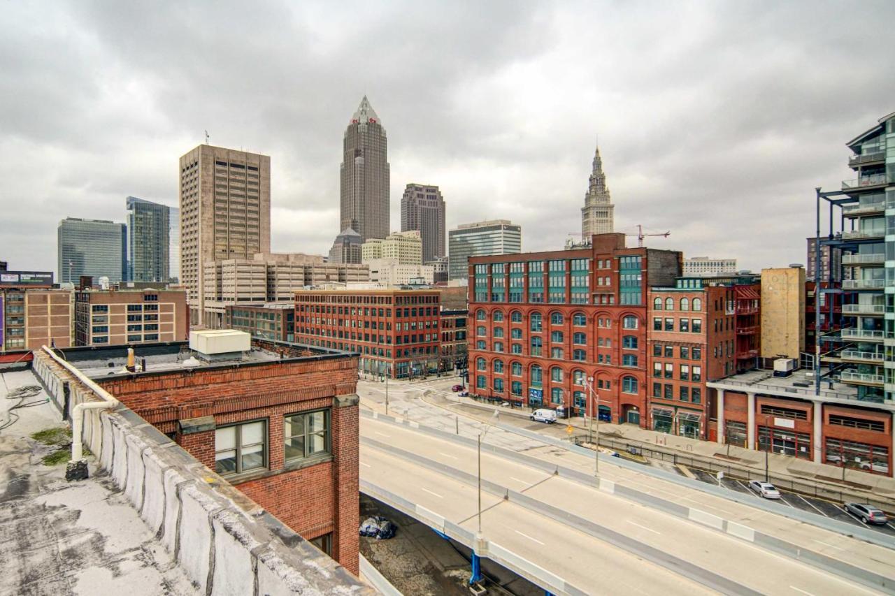 Waterfront Cleveland Apt About 1 Mi To Downtown Bagian luar foto